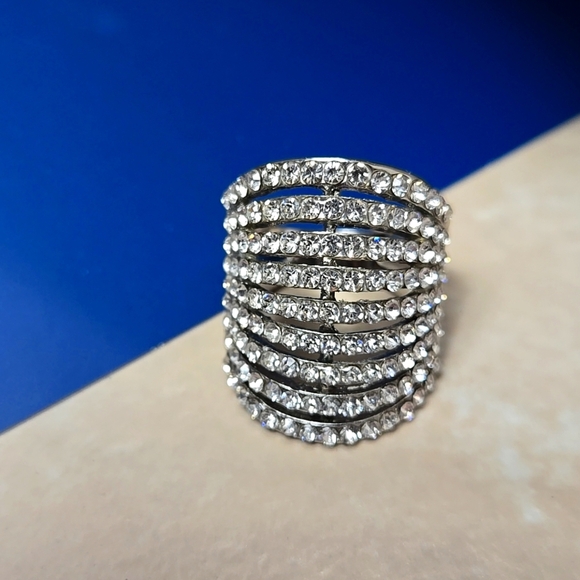 Silver Tone Rhnistones Ring Size 6 - Picture 4 of 17